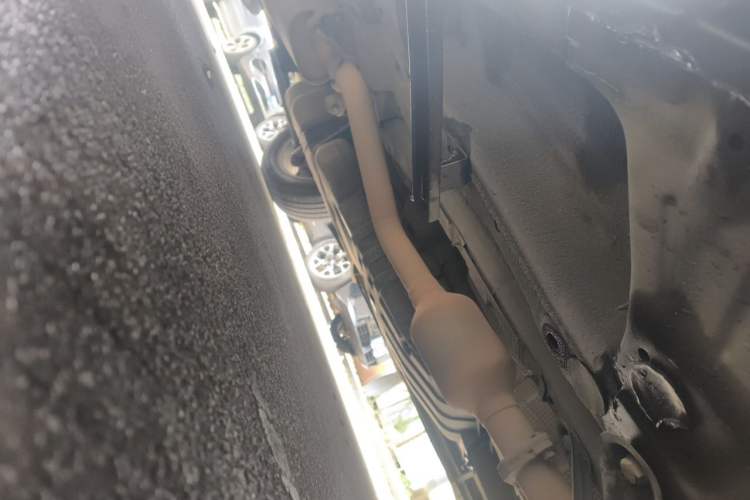 Used Geely Auto Emgrand X7 Sport 2018 Revised Version 1.8TD Automatic Two-Wheel Drive Smart Connectivity 4G-Enabled Edition Chassis Front Right
