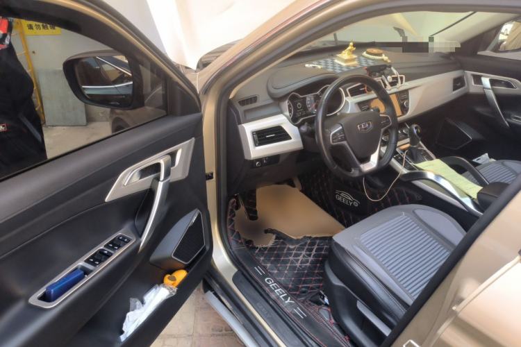 Used Geely Auto Emgrand X7 Sport 2018 1.8TD Automatic Two-Wheel Drive Zhiya Model Driver Seat