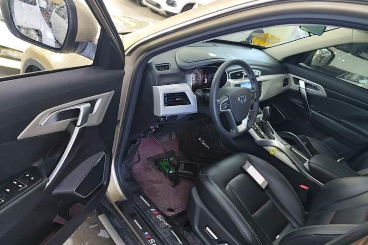 Used Geely Auto Emgrand X7 Sport 2018 1.8TD Automatic Two-Wheel Drive Smart Connect 4G Internet Edition Driver Seat