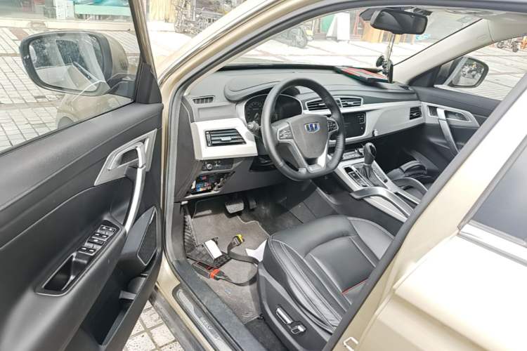 Used Geely Auto Emgrand X7 Sport 2018 1.8TD Automatic Two-Wheel Drive Smart 4G Connected Version Driver Seat
