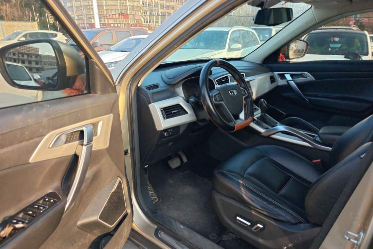 Used Geely Auto Emgrand X7 Sport 2018 1.8TD Automatic Two-Wheel Drive Smart Connect 4G Internet Edition Driver Seat