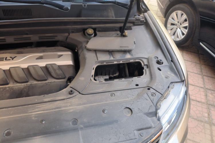 Used Geely Auto Emgrand X7 Sport 2018 1.8TD Automatic Two-Wheel Drive Zhiya Model Engine Bay Left