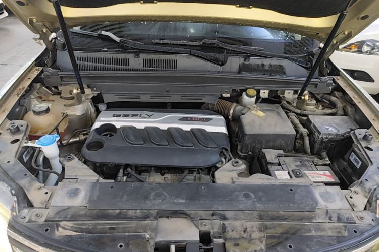 Used Geely Auto Emgrand X7 Sport 2018 1.8TD Automatic Two-Wheel Drive Smart Connect 4G Internet Edition Engine Bay