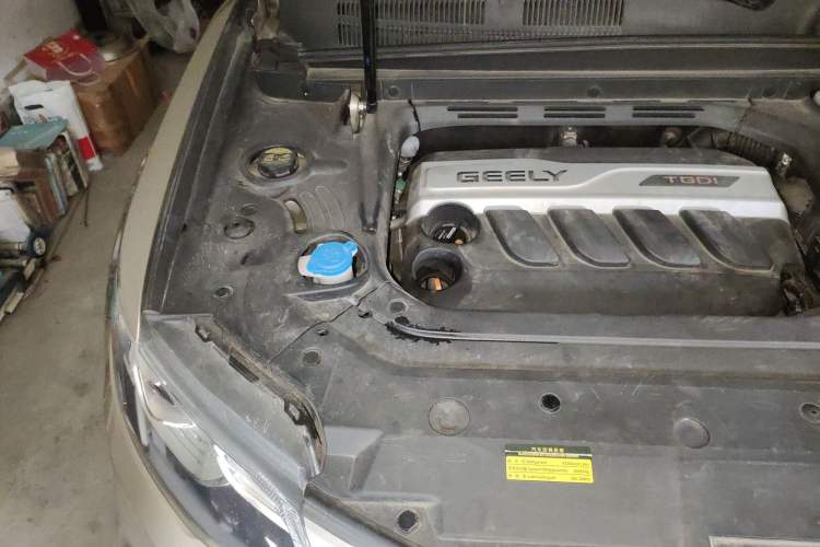 Used Geely Auto Emgrand X7 Sport 2018 1.8TD Automatic Two-Wheel Drive Smart 4G Connected Version Engine Bay Right