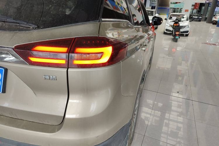 Used Geely Auto Emgrand X7 Sport 2018 1.8TD Automatic Two-Wheel Drive Smart Connect 4G Internet Edition Exterior 6
