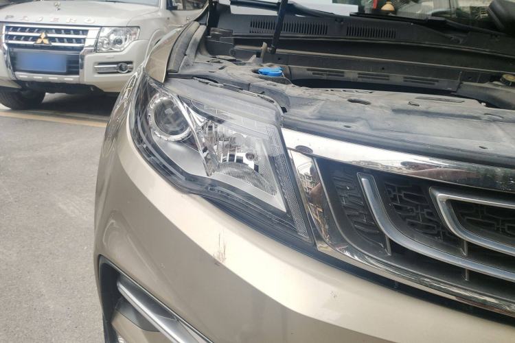 Used Geely Auto Emgrand X7 Sport 2018 1.8TD Automatic Two-Wheel Drive Zhiya Model Exterior 6