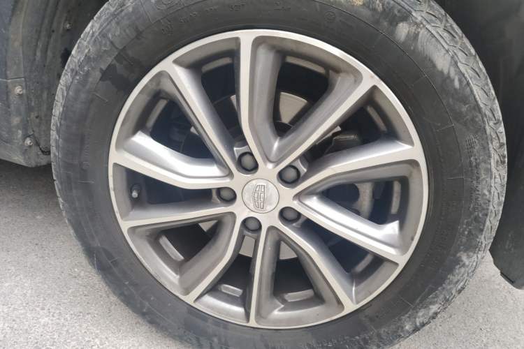 Used Geely Auto Emgrand X7 Sport 2018 1.8TD Automatic Two-Wheel Drive Zhiya Model Exterior 7
