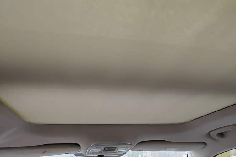 Used Geely Auto Emgrand X7 Sport 2018 1.8TD Manual Two-Wheel Drive Smart Connect 4G Internet Edition Headliner