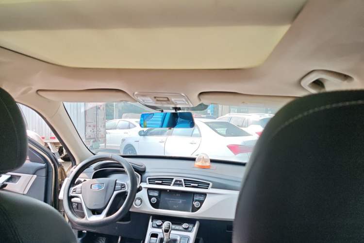 Used Geely Auto Emgrand X7 Sport 2018 1.8TD Manual Two-Wheel Drive Smart Connect 4G Internet Edition Headliner