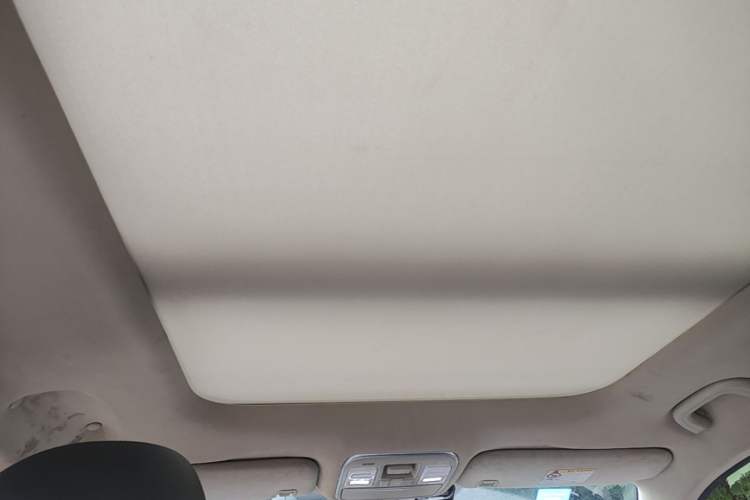 Used Geely Auto Emgrand X7 Sport 2018 1.8TD Automatic Two-Wheel Drive Smart Connect 4G Internet Edition Headliner
