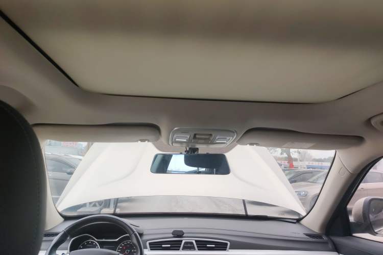 Used Geely Auto Emgrand X7 Sport 2018 2.0L Manual Two-Wheel Drive Zhiya Version Headliner