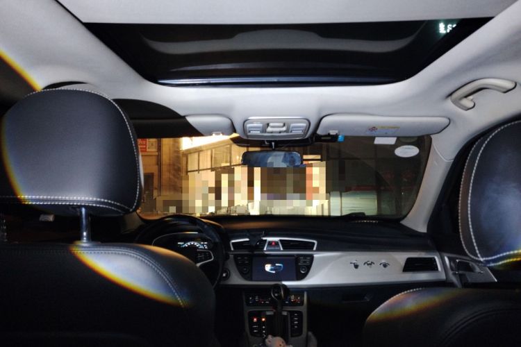 Used Geely Auto Emgrand X7 Sport 2018 1.8TD Automatic Two-Wheel Drive Smart Connect 4G Internet Edition Headliner