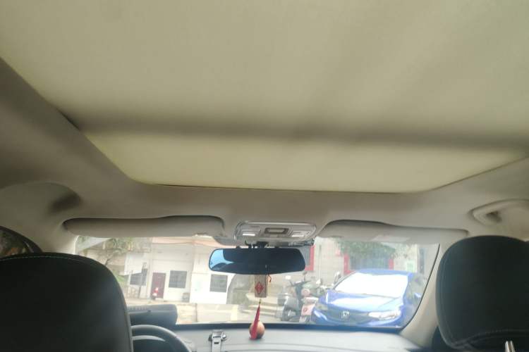 Used Geely Auto Emgrand X7 Sport 2018 1.8TD Automatic Two-Wheel Drive Zhiya Model Headliner
