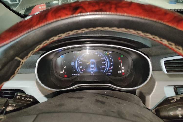 Used Geely Auto Emgrand X7 Sport 2018 1.8TD Automatic Two-Wheel Drive Smart Connect 4G Internet Edition Instrument Cluster