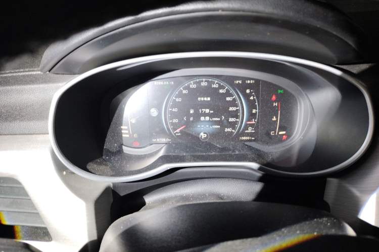 Used Geely Auto Emgrand X7 Sport 2018 1.8TD Automatic Two-Wheel Drive Smart Connect 4G Internet Edition Instrument Cluster