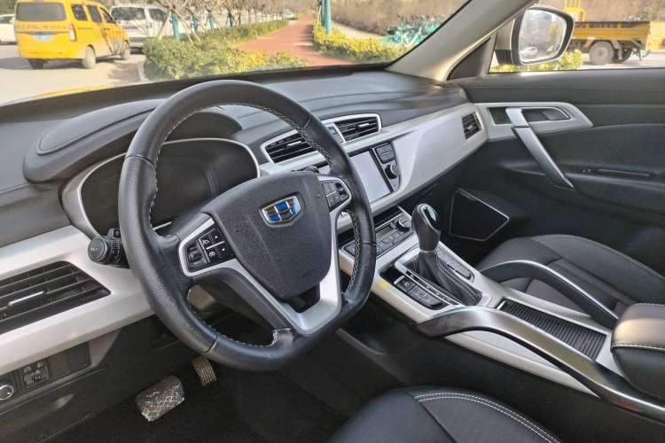 Used Geely Auto Emgrand X7 Sport 2018 1.8TD Automatic Two-Wheel Drive Smart Connect 4G Internet Edition Interior 1