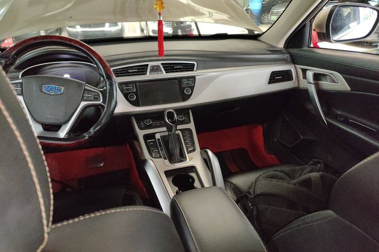 Used Geely Auto Emgrand X7 Sport 2018 1.8TD Automatic Two-Wheel Drive Smart Connect 4G Internet Edition Interior 2