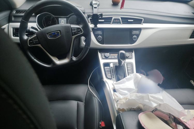 Used Geely Auto Emgrand X7 Sport 2018 1.8TD Automatic Two-Wheel Drive Zhiya Model Interior 2