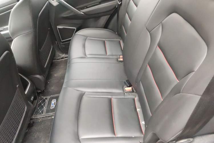 Used Geely Auto Emgrand X7 Sport 2018 2.0L Manual Two-Wheel Drive Zhiya Version Interior 4