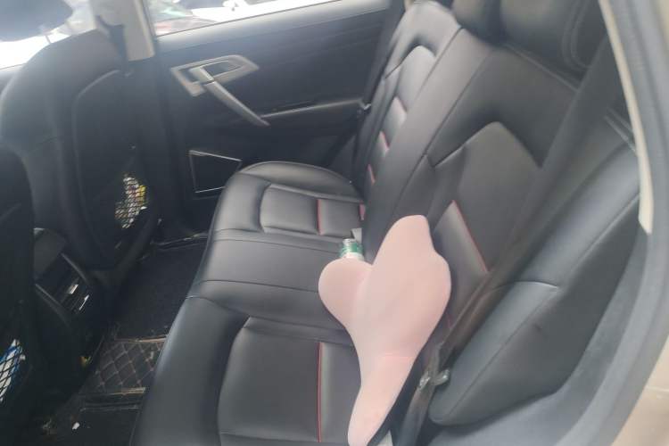 Used Geely Auto Emgrand X7 Sport 2018 1.8TD Automatic Two-Wheel Drive Zhiya Model Interior 4