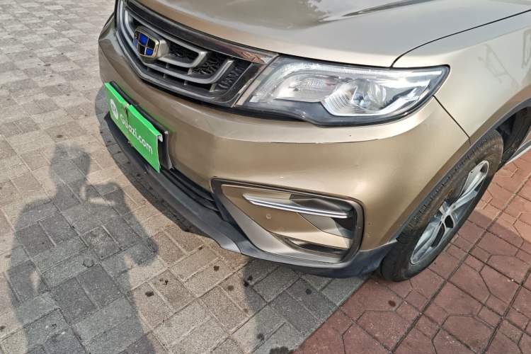 Used Geely Auto Emgrand X7 Sport 2018 1.8TD Manual Two-Wheel Drive Smart Connect 4G Internet Edition Left Front Headlight