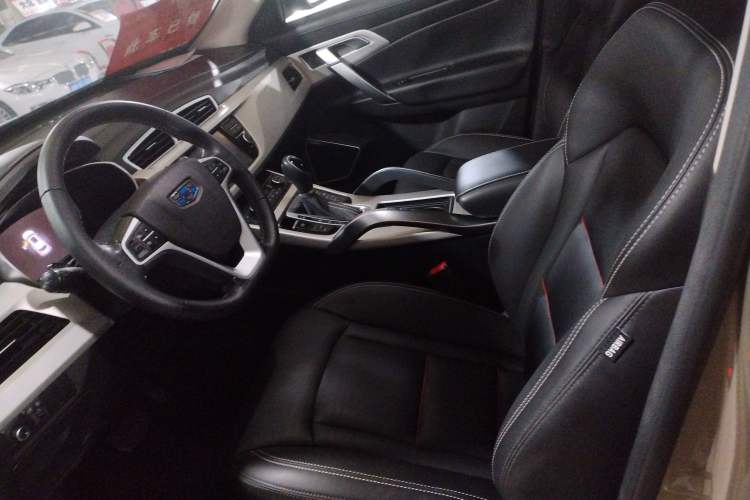 Used Geely Auto Emgrand X7 Sport 2018 1.8TD Automatic Two-Wheel Drive Smart Connect 4G Internet Edition Left Front Seat