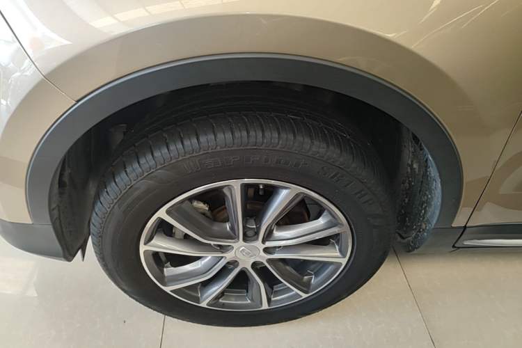 Used Geely Auto Emgrand X7 Sport 2018 1.8TD Automatic Two-Wheel Drive Smart Connect 4G Internet Edition Left Front Wheel Hub