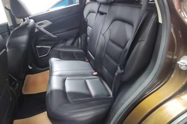 Used Geely Auto Emgrand X7 Sport 2018 1.8TD Automatic Two-Wheel Drive Smart Connect 4G Internet Edition Left Rear Seat
