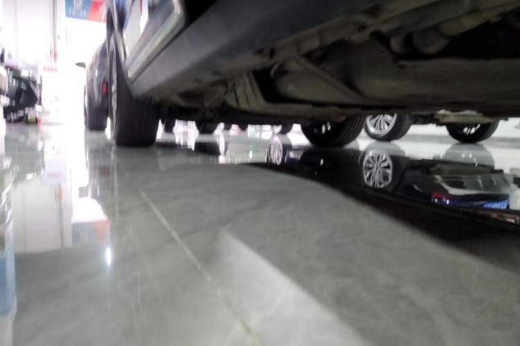 Used Geely Auto Emgrand X7 Sport 2018 1.8TD Automatic Two-Wheel Drive Smart Connect 4G Internet Edition Left Side Sill