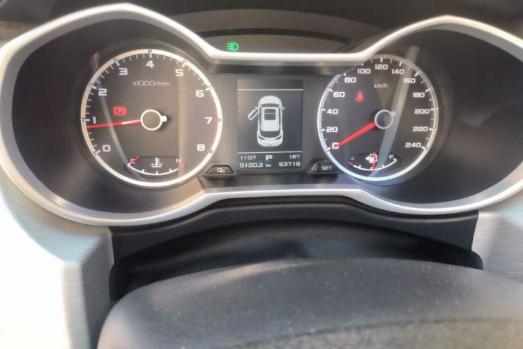 Used Geely Auto Emgrand X7 Sport 2018 1.8TD Automatic Two-Wheel Drive Zhiya Model Odometer Close Up