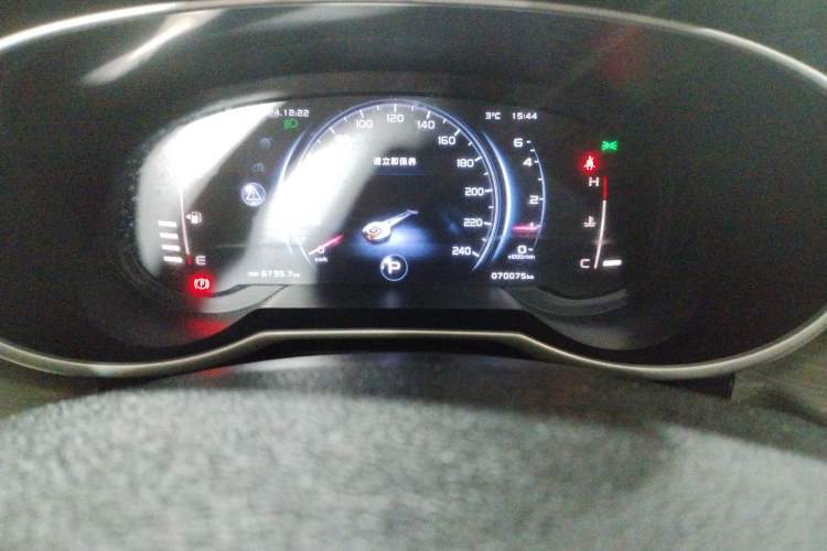 Used Geely Auto Emgrand X7 Sport 2018 1.8TD Automatic Two-Wheel Drive Smart Connect 4G Internet Edition Odometer Close Up