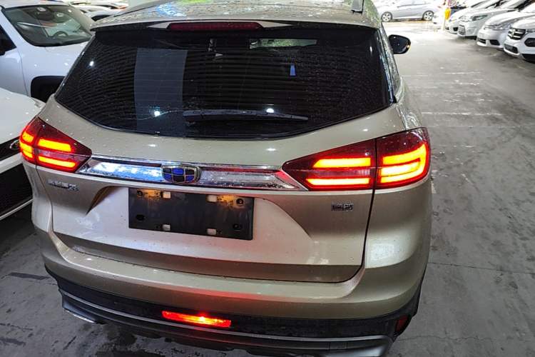 Used Geely Auto Emgrand X7 Sport 2018 1.8TD Automatic Two-Wheel Drive Smart Connect 4G Internet Edition Rear