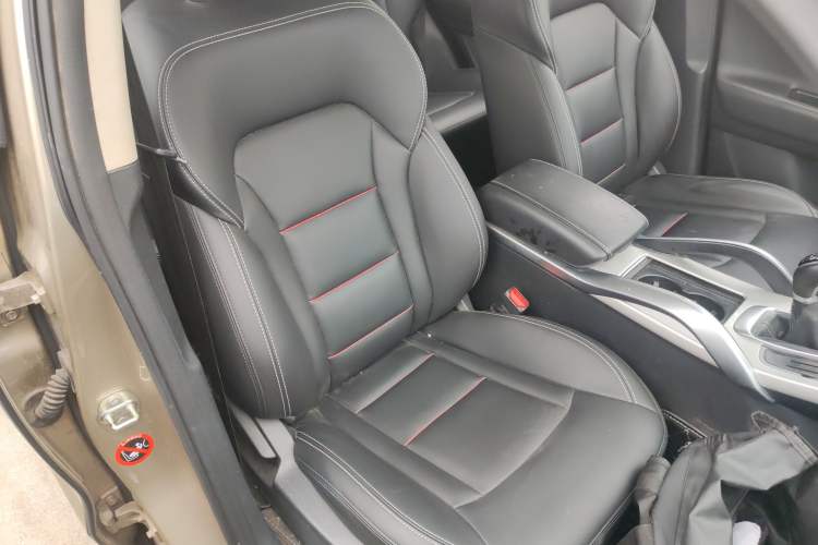 Used Geely Auto Emgrand X7 Sport 2018 2.0L Manual Two-Wheel Drive Zhiya Version Right Front Seat