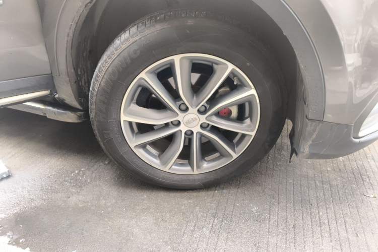 Used Geely Auto Emgrand X7 Sport 2018 Revised Version 1.8TD Automatic Two-Wheel Drive Smart Connectivity 4G-Enabled Edition Right Front Wheel Hub