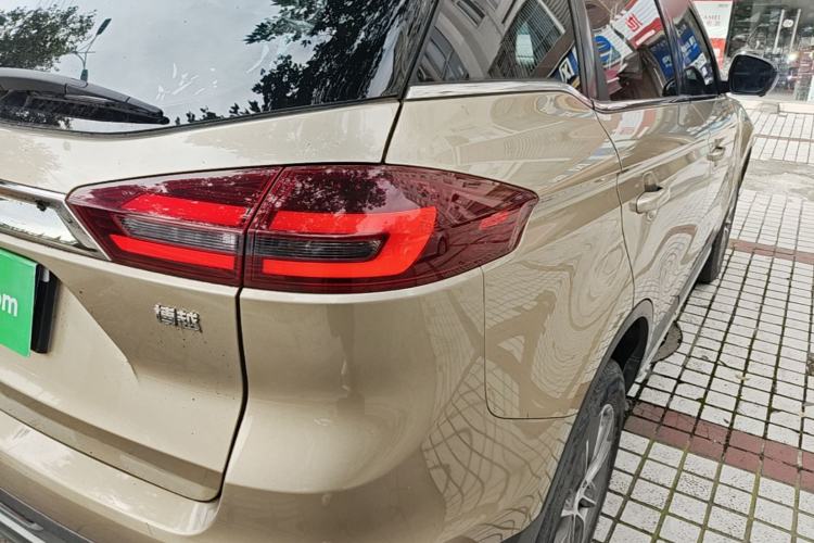 Used Geely Auto Emgrand X7 Sport 2018 1.8TD Automatic Two-Wheel Drive Smart 4G Connected Version Right Rear Taillight