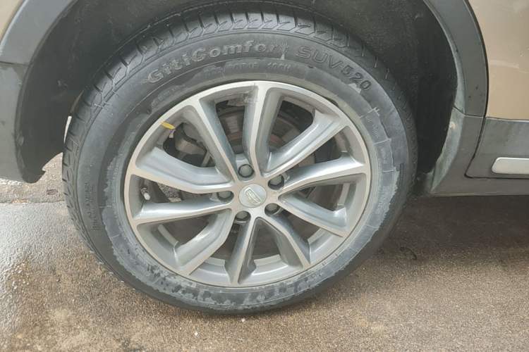 Used Geely Auto Emgrand X7 Sport 2018 1.8TD Automatic Two-Wheel Drive Smart Connect 4G Internet Edition Right Rear Wheel Hub