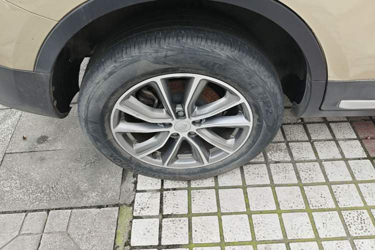 Used Geely Auto Emgrand X7 Sport 2018 1.8TD Automatic Two-Wheel Drive Smart 4G Connected Version Right Rear Wheel Hub