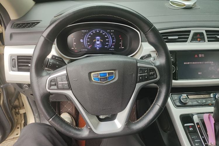 Used Geely Auto Emgrand X7 Sport 2018 1.8TD Automatic Two-Wheel Drive Smart Connect 4G Internet Edition Steering Wheel