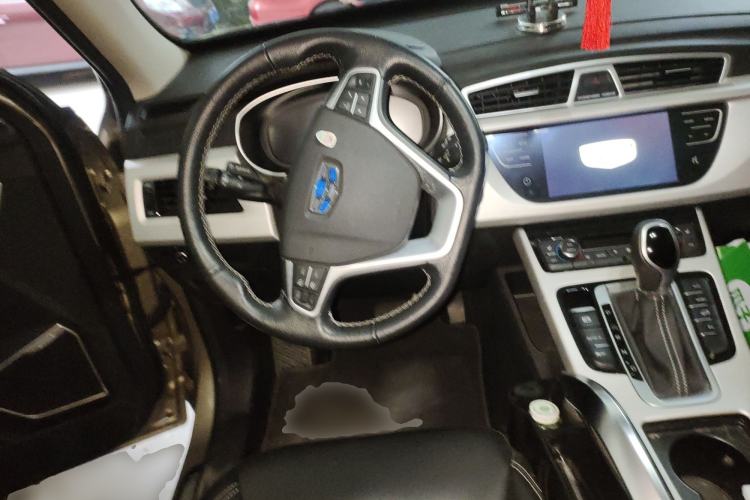 Used Geely Auto Emgrand X7 Sport 2018 1.8TD Automatic Two-Wheel Drive Smart 4G Connected Version Steering Wheel