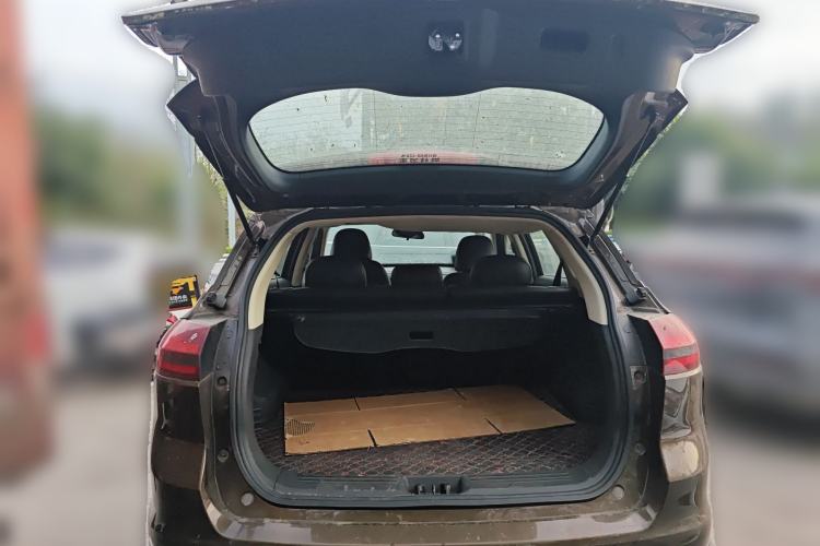 Used Geely Auto Emgrand X7 Sport 2018 1.8TD Manual Two-Wheel Drive Smart Connect 4G Internet Edition Trunk