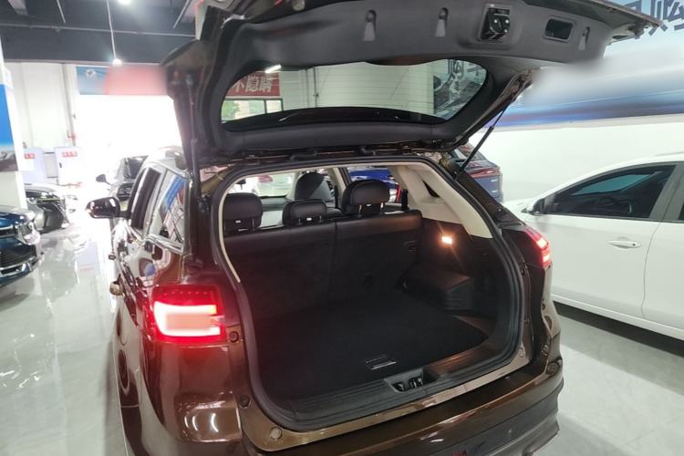 Used Geely Auto Emgrand X7 Sport 2018 1.8TD Automatic Two-Wheel Drive Smart Connect 4G Internet Edition Trunk