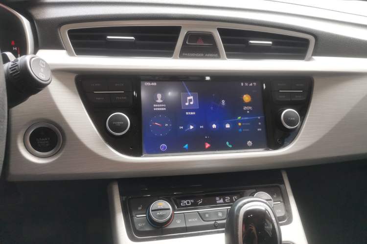Used Geely Auto Emgrand X7 Sport 2018 1.8TD Automatic Two-Wheel Drive Smart Connect 4G Internet Edition Audio And AC Panel
