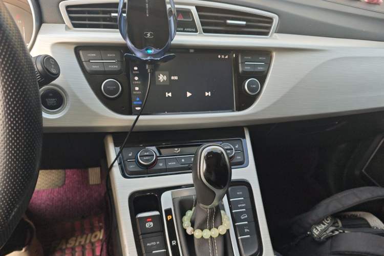 Used Geely Auto Emgrand X7 Sport 2018 1.8TD Automatic Two-Wheel Drive Smart Connect 4G Internet Edition Audio And AC Panel