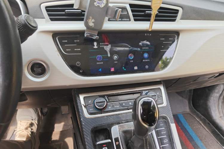 Used Geely Auto Emgrand X7 Sport 2018 1.8TD Automatic Two-Wheel Drive Smart 4G Connected Version Audio And AC Panel