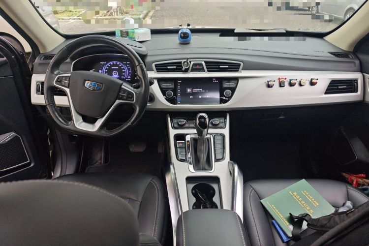 Used Geely Auto Emgrand X7 Sport 2018 1.8TD Automatic Two-Wheel Drive Smart Connect 4G Internet Edition Center Console