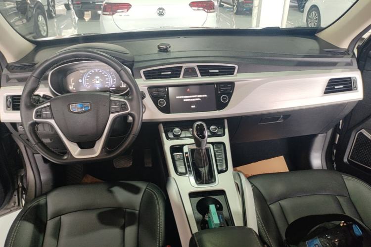Used Geely Auto Emgrand X7 Sport 2018 1.8TD Automatic Two-Wheel Drive Smart Connect 4G Internet Edition Center Console