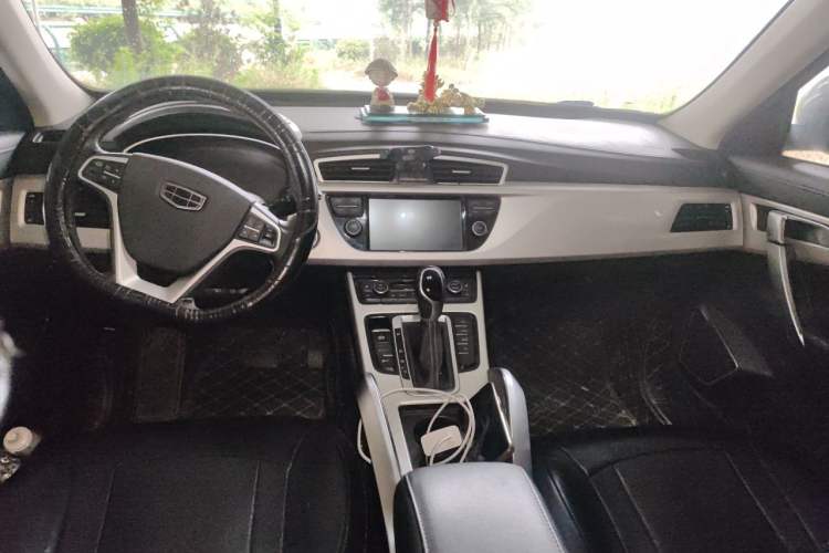 Used Geely Auto Emgrand X7 Sport 2018 1.8TD Automatic Two-Wheel Drive Smart Connect 4G Internet Edition Center Console