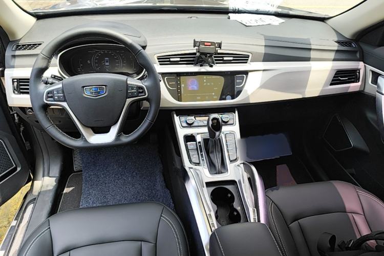 Used Geely Auto Emgrand X7 Sport 2018 1.8TD Automatic Two-Wheel Drive Smart Connect 4G Internet Edition Center Console