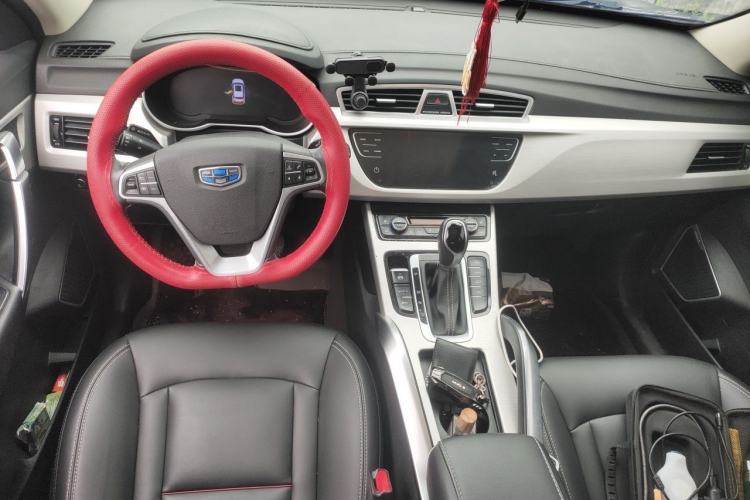 Used Geely Auto Emgrand X7 Sport 2018 1.8TD Automatic Two-Wheel Drive Smart 4G Connected Version Center Console