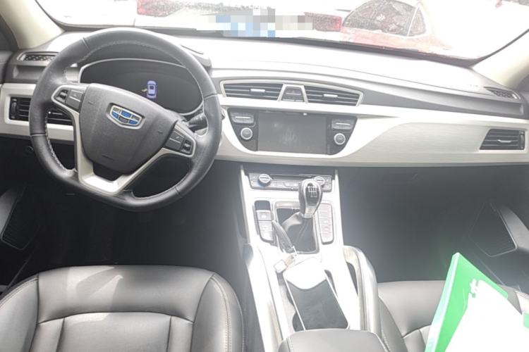 Used Geely Auto Emgrand X7 Sport 2018 1.8TD Manual Two-Wheel Drive Smart Connect 4G Internet Edition Center Console